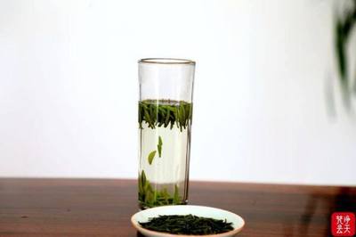 多彩貴州網(wǎng) 春茶收購火熱，茶農(nóng)茶企共贏發(fā)展